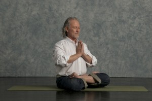 2008 Alan Finger, a yoga Senior Instructor & founder of Ishta yoga